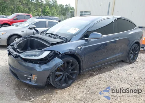 2019 Tesla Model X 100D/75D/Long Range/Standard Range z USA, uszkodzony, nr VIN 5YJXCDE27KF204354